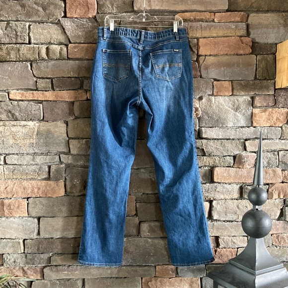 Thread Grit Mid Rise Bootcut Jean - Picture 4 of 11